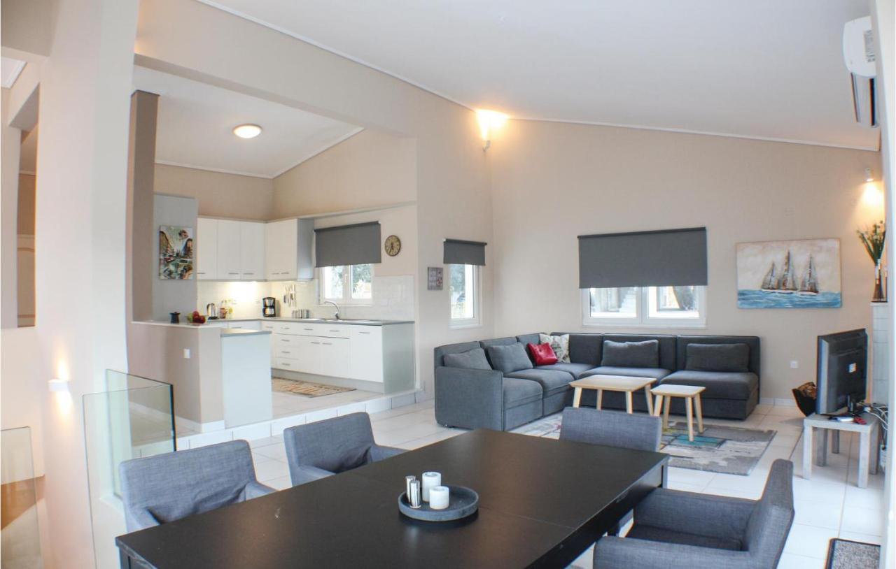 Amazing Home In Chalkida With Wifi 외부 사진